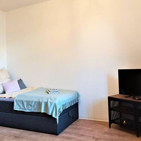 Modernes Apartment Mit Balkon Magdeburg Bagian luar foto